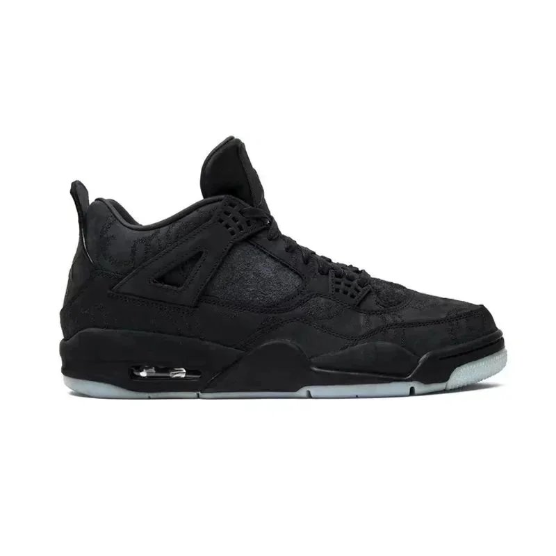 Kaws Black 930155-001